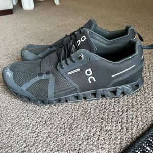 On Cloud Running waterproof shoe